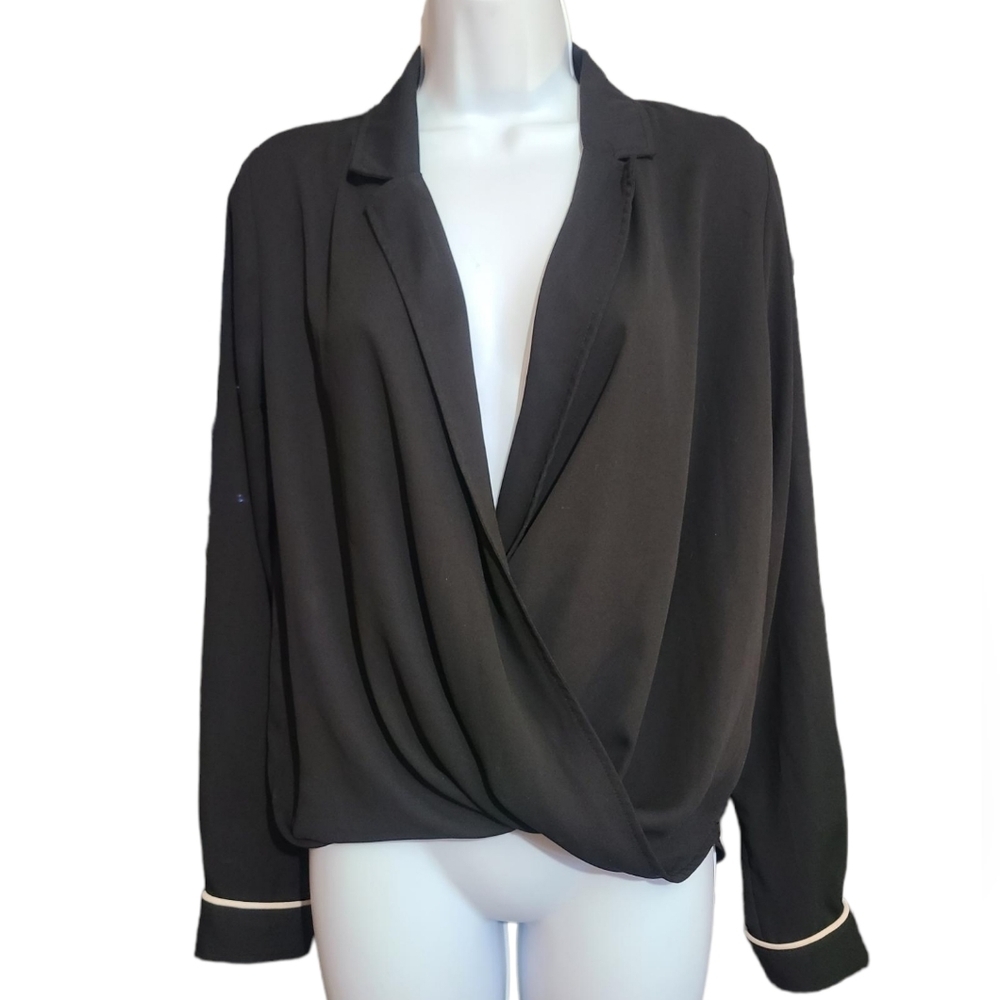 FOREVER 21 plunge open wrap blouse M